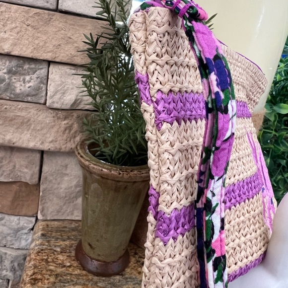 Like new Vera Bradley Crab wristlet - Picture 5 of 7